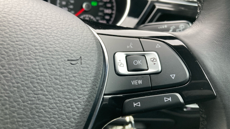 Volkswagen Touran 1.5 TSI EVO SEL 5dr DSG Petrol Estate